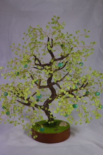 Яблоня из хризолита