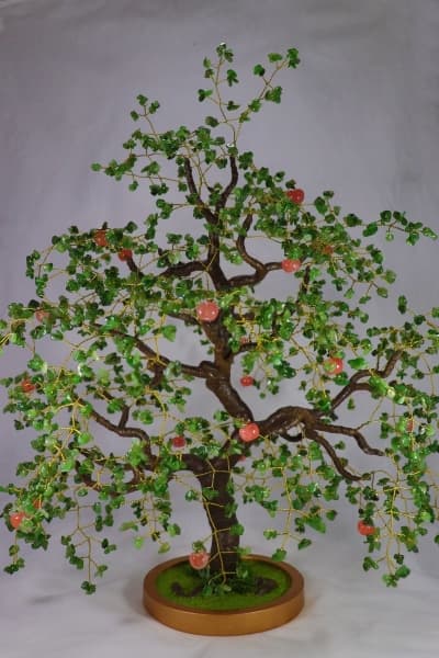 Яблоня из нефрита