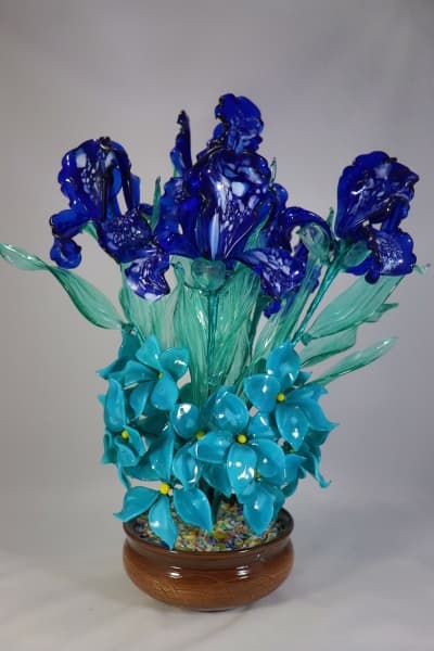 Цветок из стекла букет ирисов синий
