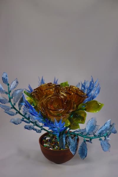 Цветок из стекла зимние розы