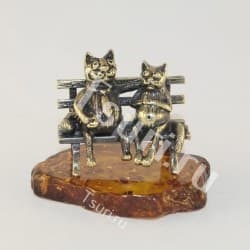 Кошечки фигурка на янтаре