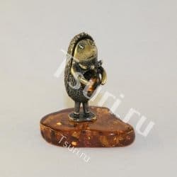 Ёжик в тумане фигурка на янтаре