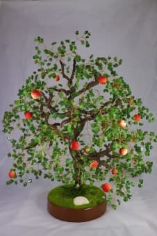 Большая Яблоня из нефрита