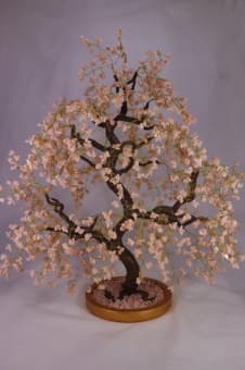 Дерево из розового опала